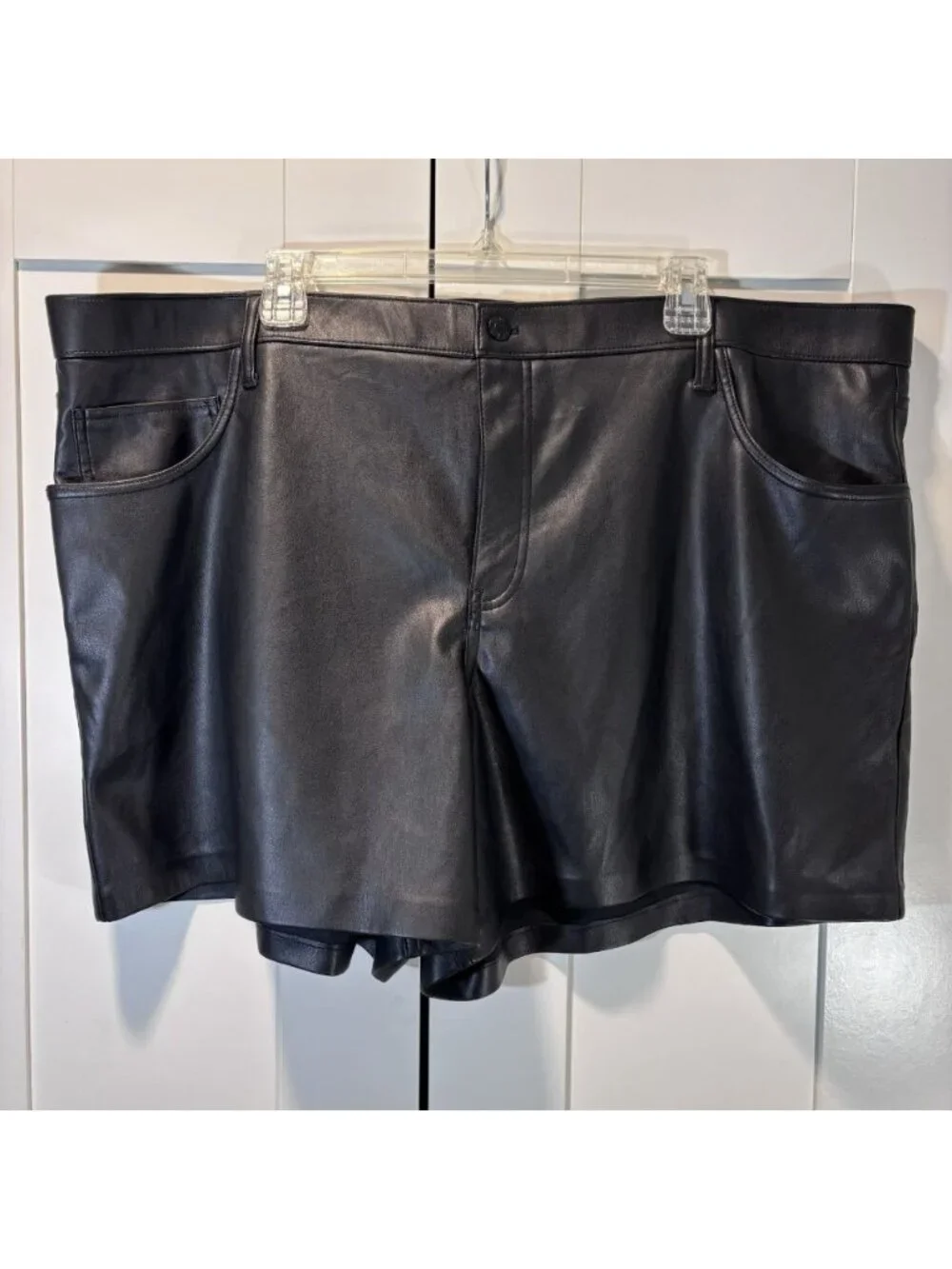 Abercrombie & Fitch The Dad Short High-Rise Womens Shorts Vegan Leather 36” (22)